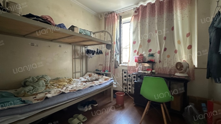 世达公寓小区二手房实景图