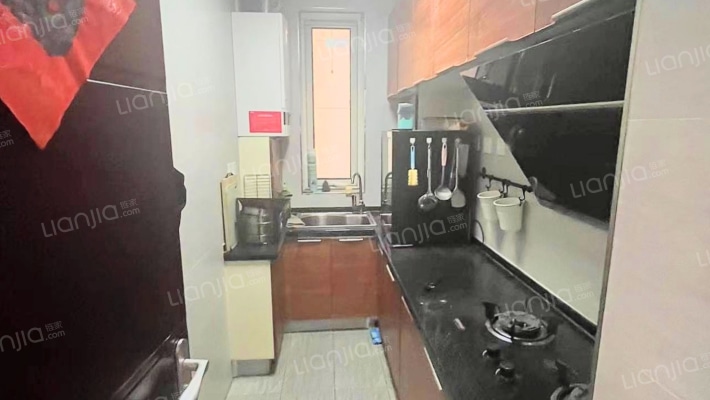 狮子城朝南精装两居，房本满二，全天采光-厨房