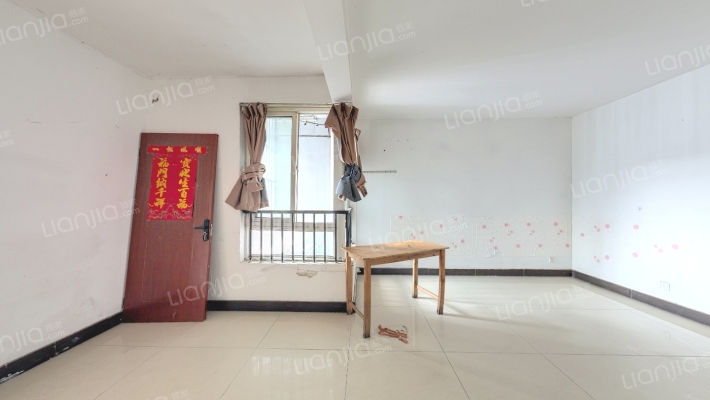 临湖社区吉园二手房实景图