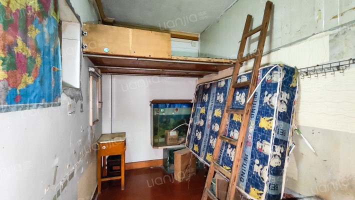 珞珈山公寓二手房实景图