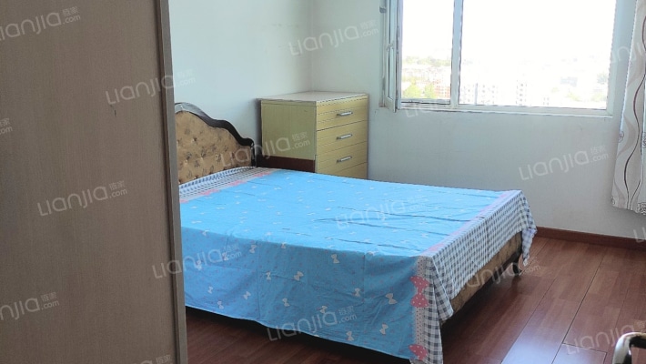 房本满五唯一，全阳户型，采光好。出行方便，-卧室B