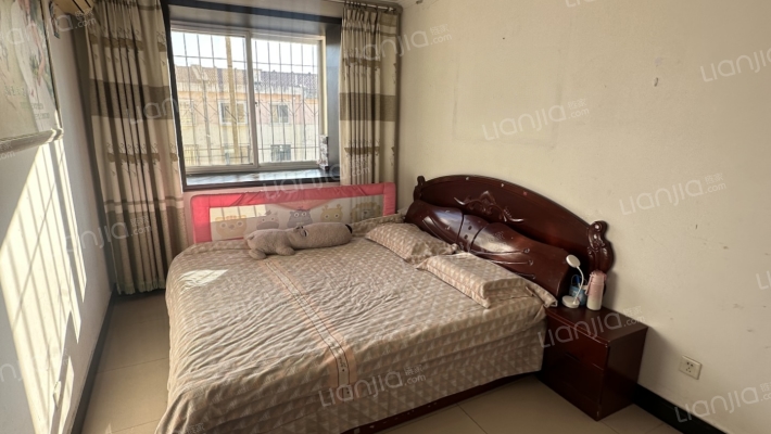 房本满五 户型方正 停车方便 集中供暖-卧室