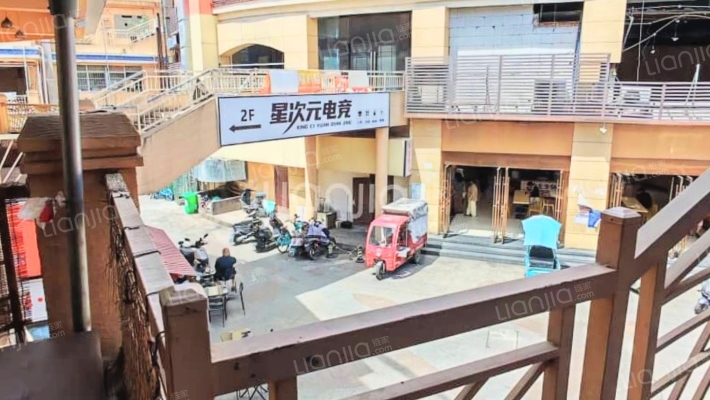 月楿广场二手房实景图