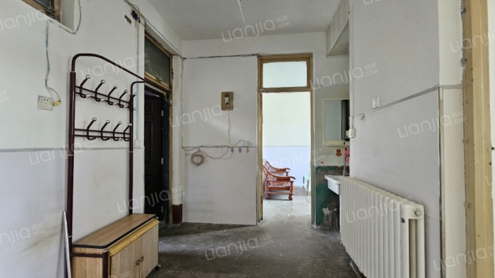 金属回收公司宿舍二手房实景图