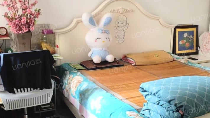 全南精装两居室，随时看房，拎包入住，房主自住-卧室A