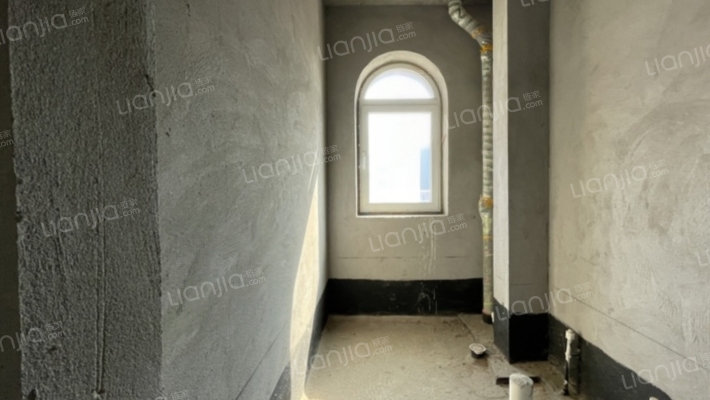 品质别墅区 环境优美 一步一景 四季有花 有高尔夫球场-卫生间C