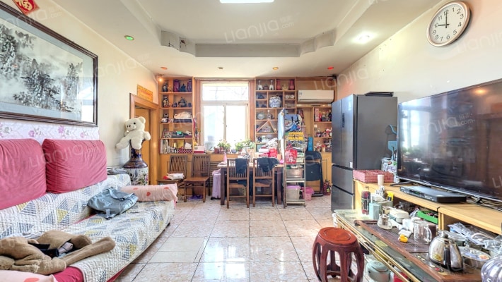 体育馆路13号二手房实景图