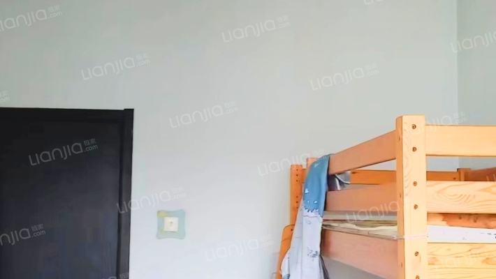 房子精装修，挨着德信公园 公摊面积小-卧室A