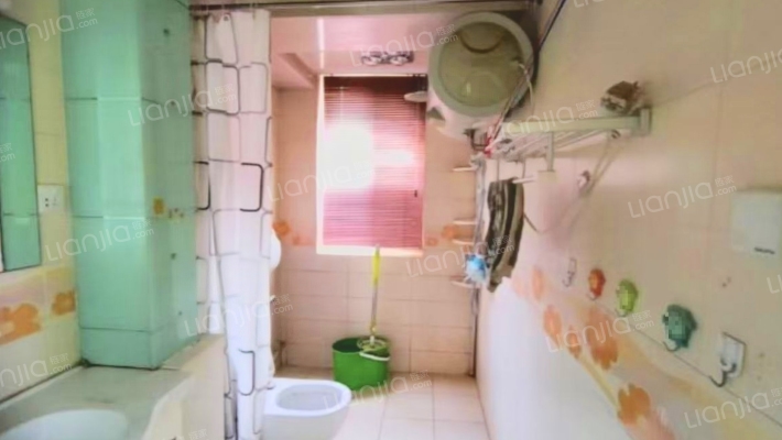 新安小区 3室2厅 南 北-卫生间