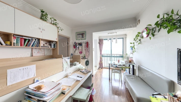 荣德棕榈湾二手房实景图