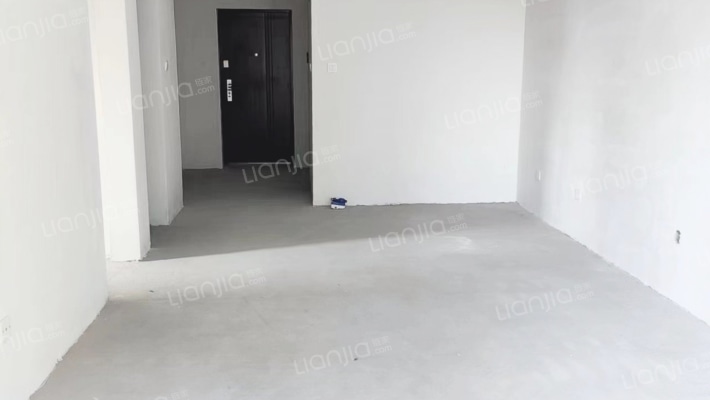 高铁新社区，小区环境好，全南小三居，有钥匙-餐厅