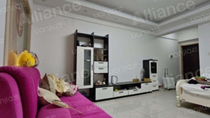 广场北侧弘德缘精装修一室一厅出售-卧室