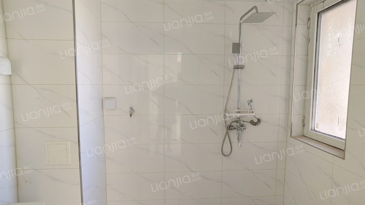 三利中和城B区好楼层三居室价格可议  全天采光无遮挡-卫生间