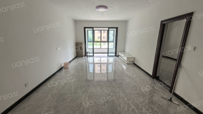 紫荆樾府二手房实景图