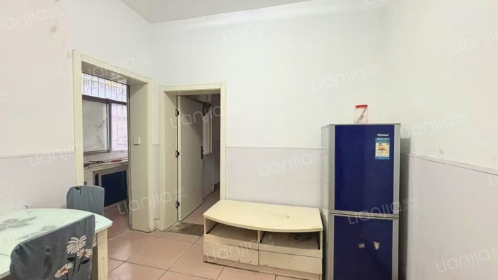 交通局宿舍二手房实景图