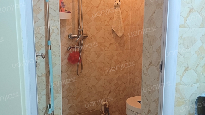 冠云路南侧  精装两居室  户型方正   楼层视野好-卫生间