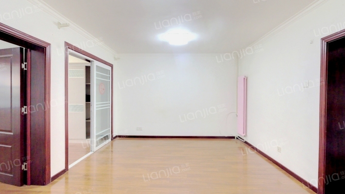 兆龙居小区二手房实景图