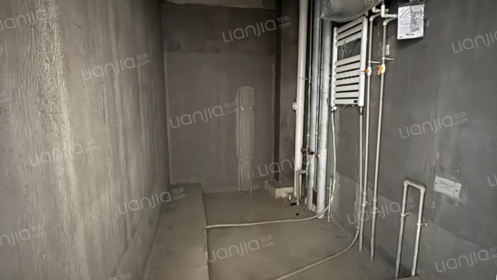 鸿坤理想尔湾 4室2厅 南 北-卫生间A