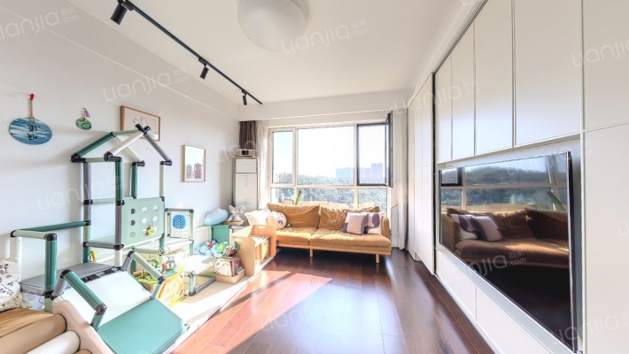 葵英九號二手房实景图