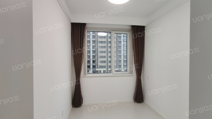 因出国急售三居36万，南北通透，明厨明卫-卧室B