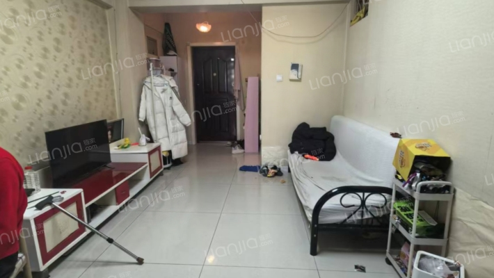 万达附近电梯房，总高7层，这是中间层，满五不唯一-客厅