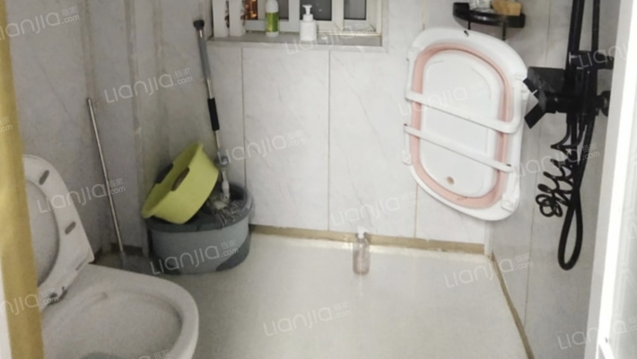 市区板楼社区 满五税低 低楼层 业主靠谱卖-卫生间A