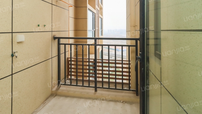河东 香林怡景 电梯三房 洋渡旁 业主是两个中年人-阳台