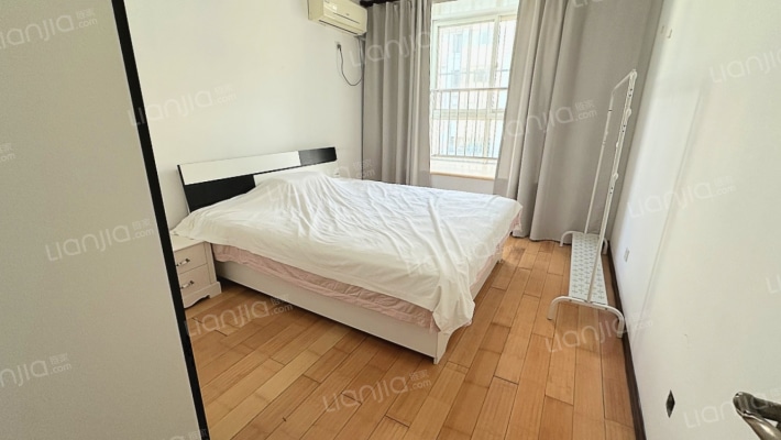 此房南北通双透格局好，自住装修-卧室A