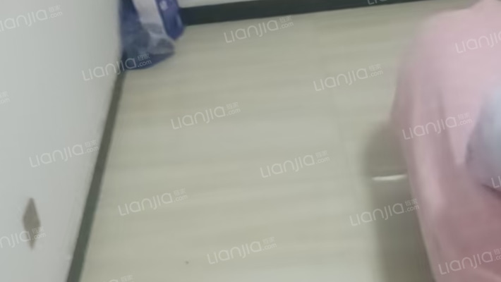 水岸花城，好房源，环境好，交通便利。-卧室B