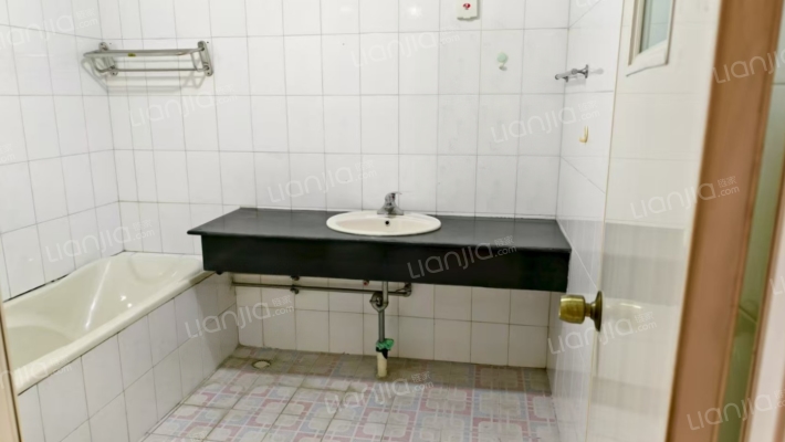 财达证券小区 3室2厅 南 北-卫生间A