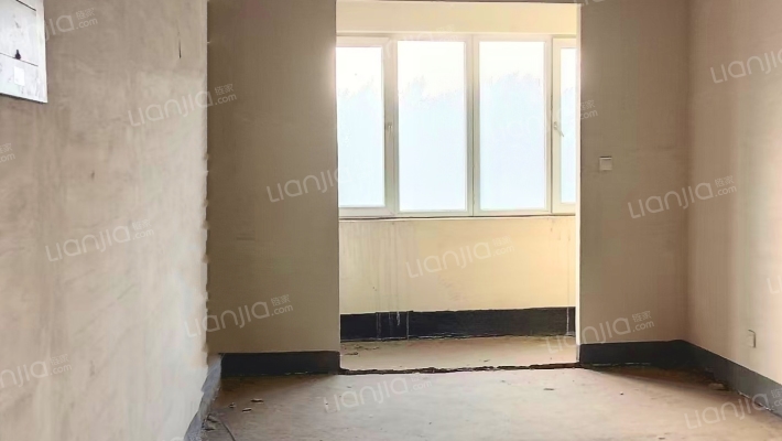 水岸花城，一线河景美宅，标准现房，即买即住-客厅