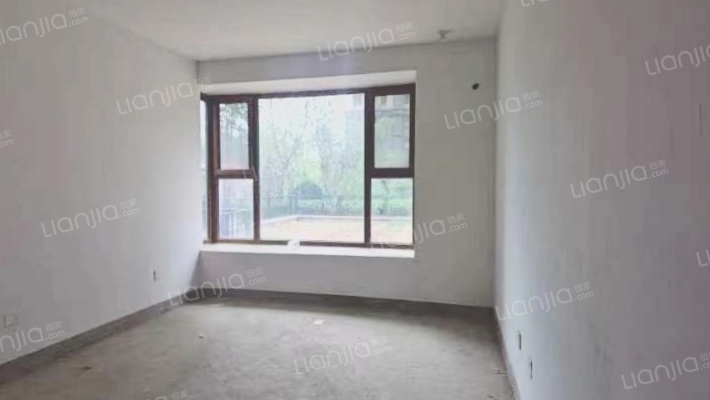 南北通透大三居，双卫，一层带院-餐厅