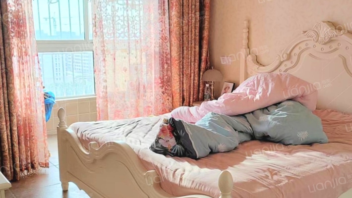 公园壹号全南两居精装自住标准好楼层，配套齐全。-卧室B