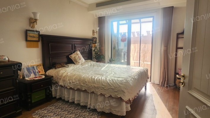 鸿坤理想尔湾 4室2厅 南 北-卧室C