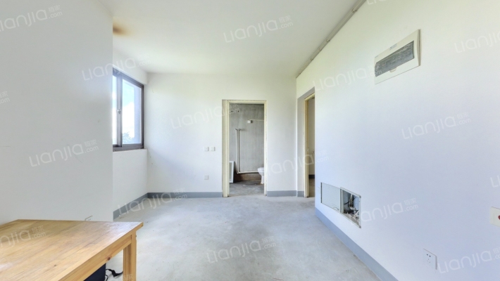 佘北家园明泰苑二手房实景图