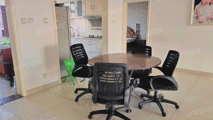 燕赵花园 电梯房 凤凰层 南北通透3居室 精装修-餐厅