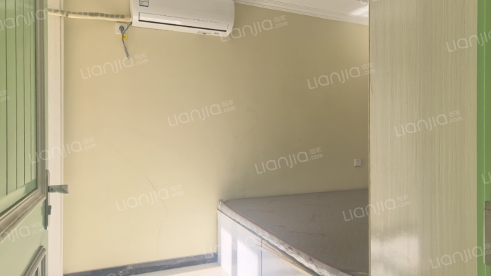 10多万精装集中供暖两居环境好有本-卧室B