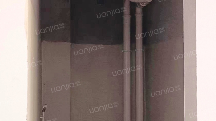 德信公园旁大两居，设施配套齐全。-卫生间