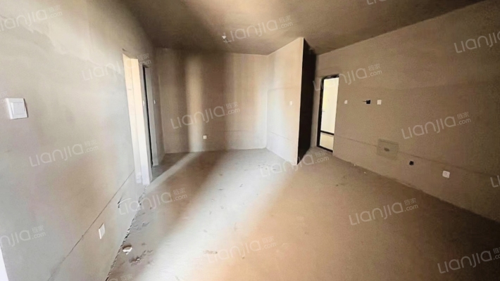 双塔片区的房子，高楼层，采光好，房本满五唯一-客厅