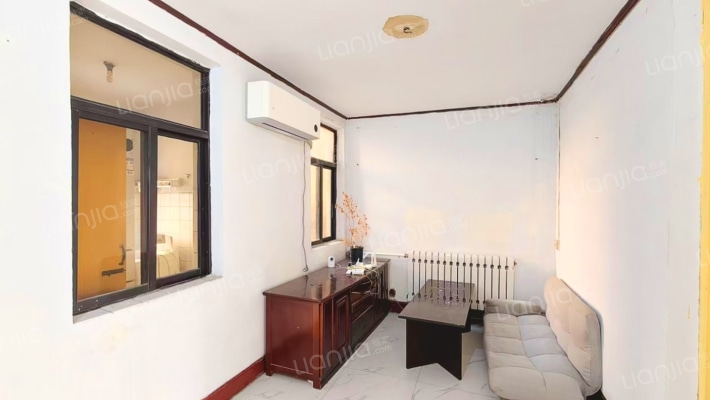 金晶大道东一街二手房实景图