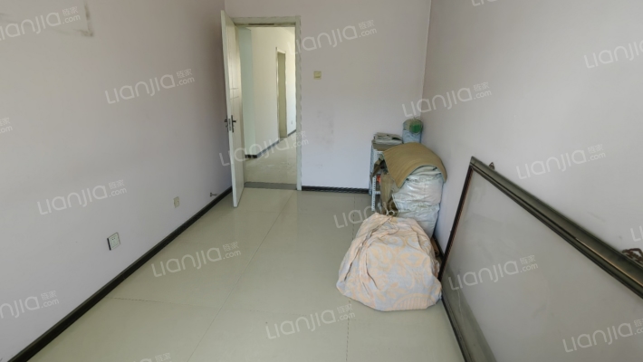 范阳路政法街清凉寺大两居次顶出售-卧室B