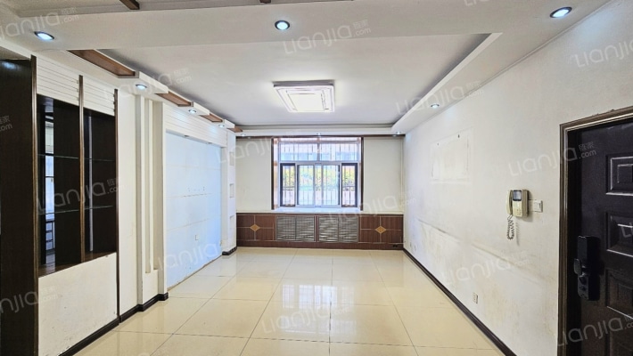 迎胜居委会回迁楼C区二手房实景图