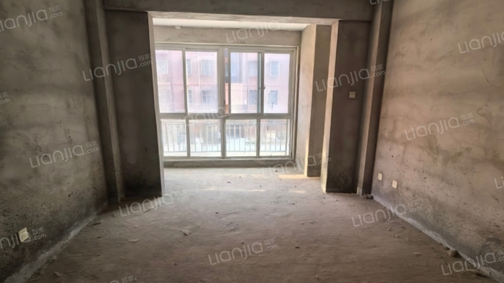 云河公寓二手房实景图