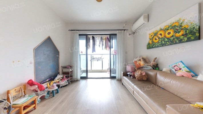 鸿荣源尚峻御园二手房实景图