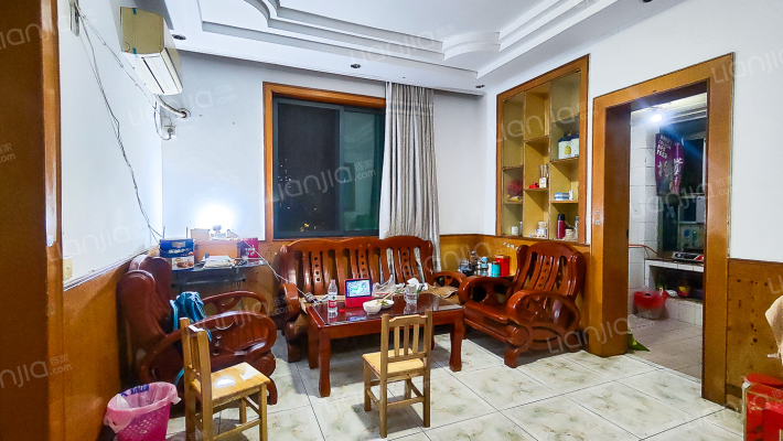 省幼师宿舍二手房实景图