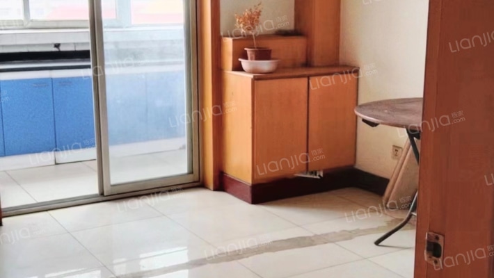 开发区 南北通透 房本满税费低房主诚心出售-餐厅