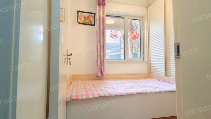 新上香邑溪谷 南北通透三居室 业主诚意出售-卧室C