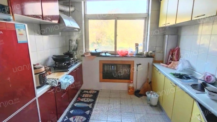 好房推荐 桃园区 板楼2层 南北通透大三居 带地下室-厨房