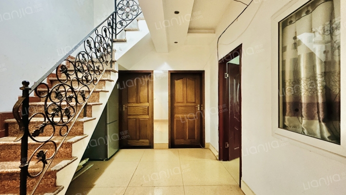 南福苑小区二手房实景图