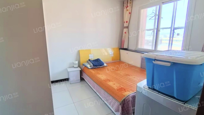 房本满五，精装修小两居，拎包入住。-卧室A